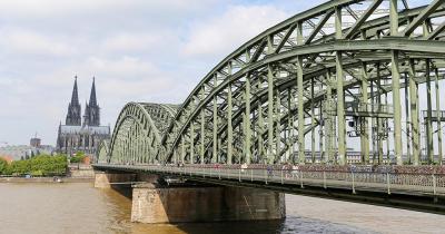 Hohenzollernbrücke / die Hohenzollernbrücke