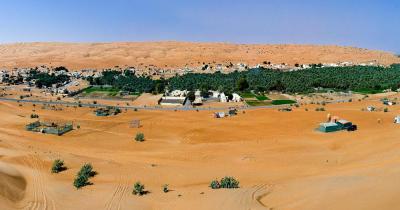 Rimal Al Wahiba - Panorama des Dorfes im Wahiba-Sand