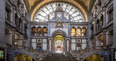 Antwerp - The station concourse of Antwerp