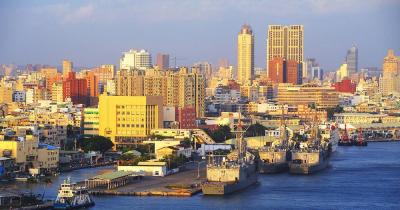 Kaohsiung - Skyline am Hafen 