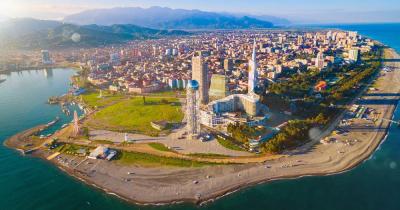 Batumi - Die Skyline vom Meer aus