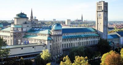 Deutsches Museum - mit Skyline von München