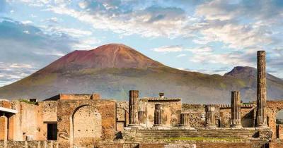 Pompeji - Vesuv im Hintergrund