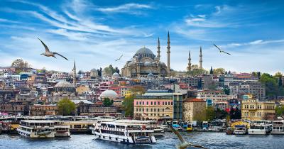 Istanbul - Hafen von Instanbul mit Hagia Sophia