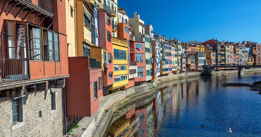 Girona - Häuser am Wasser