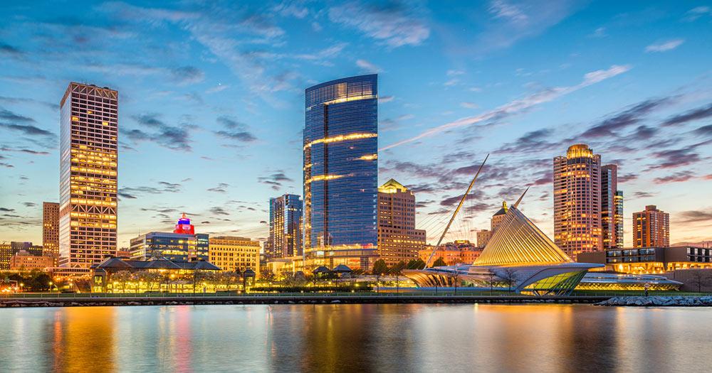 Milwaukee - abendlicher Blick auf die Stadt