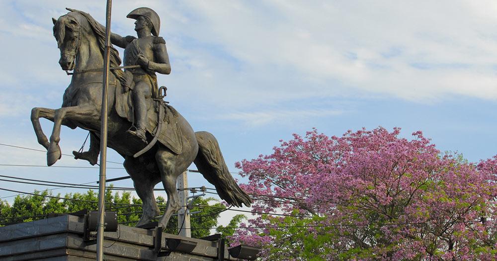 Asunción - San Martin Statue