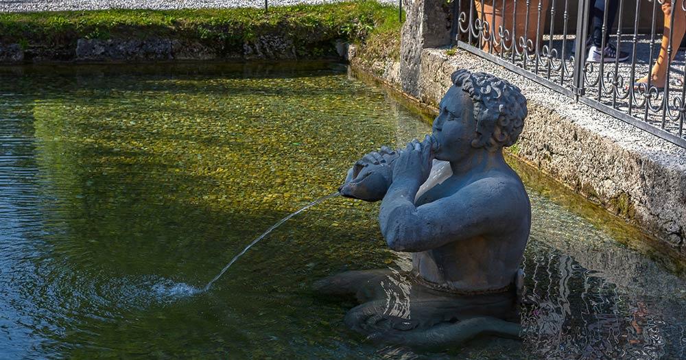 Zoo Salzburg Hellbrunn - Triton Statue