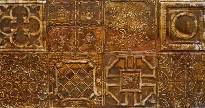 Alhambra / goldenes metallisches Dekor