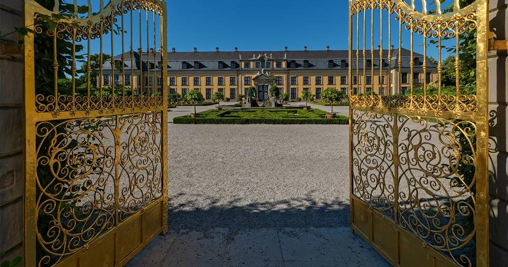 Herrenhäuser Gärten / Vergoldetes Tor aus Metall in den Herrenhäuser Gärten