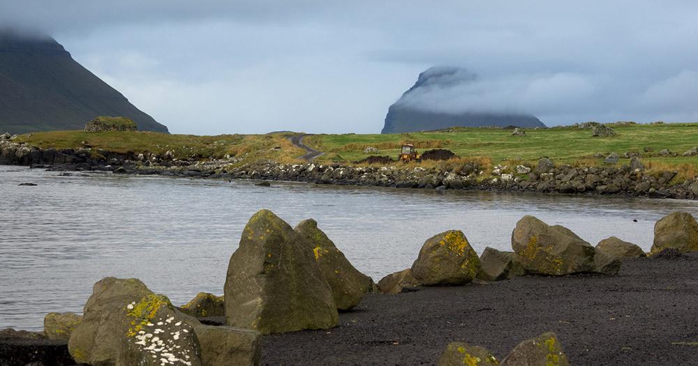 Färöer Inseln / Streymoy mit Blick auf Hestur