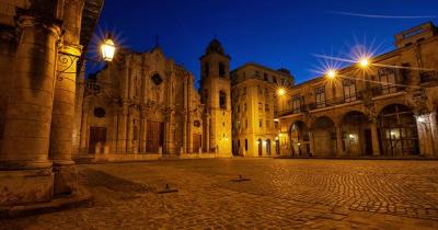 Plaza de la Catedral - Plaza de la Catedral in der Nacht