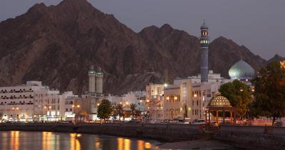 Oman - Muttrah Corniche in der Abenddämmerung, Muscat