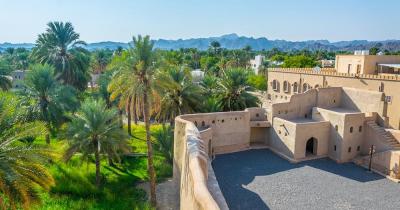 Festung von Nizwa - Üppige Oase rund um die Festung Nizwa in Oman