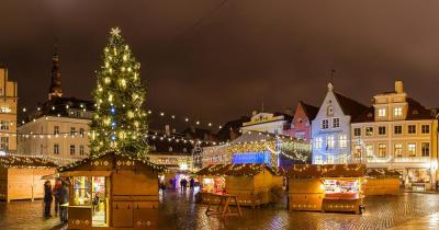 Weihnachtsmarkt Tallinn - Am Rathausplatz von Tallinn