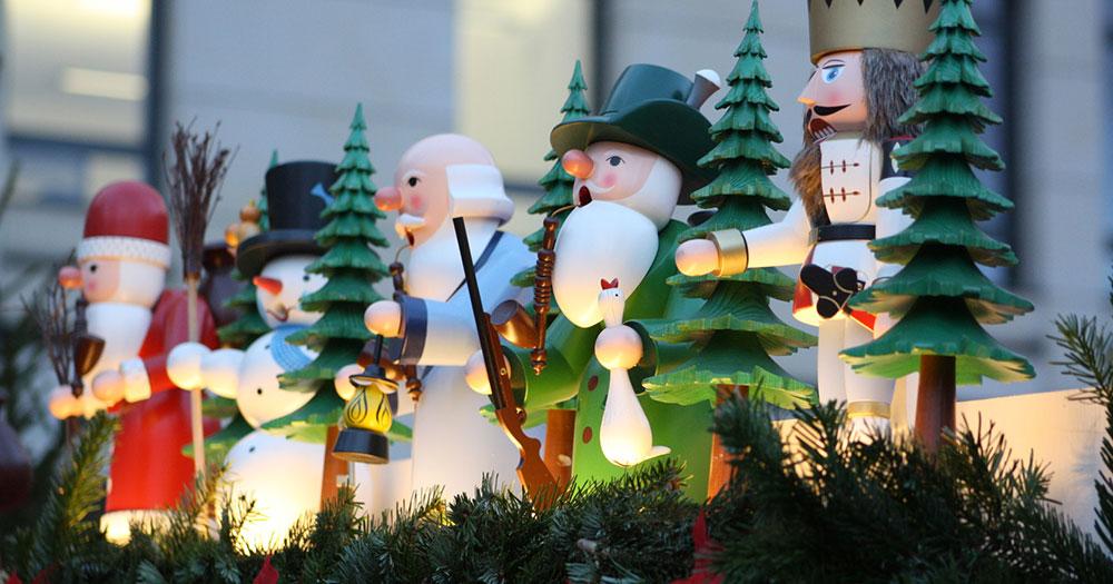 Weihnachtsmarkt Dresden - Weihnachtliche Holzfiguren