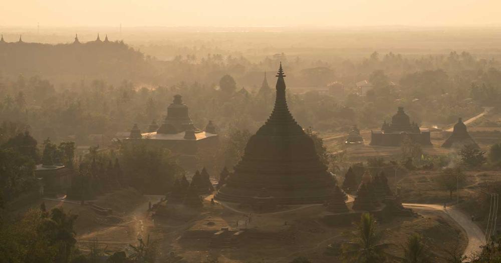 Myanmar - Pagoden bei Sonnenuntergang