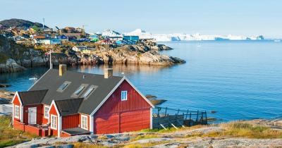 Ilulissat - Farbenfrohe Häuser an der Küste