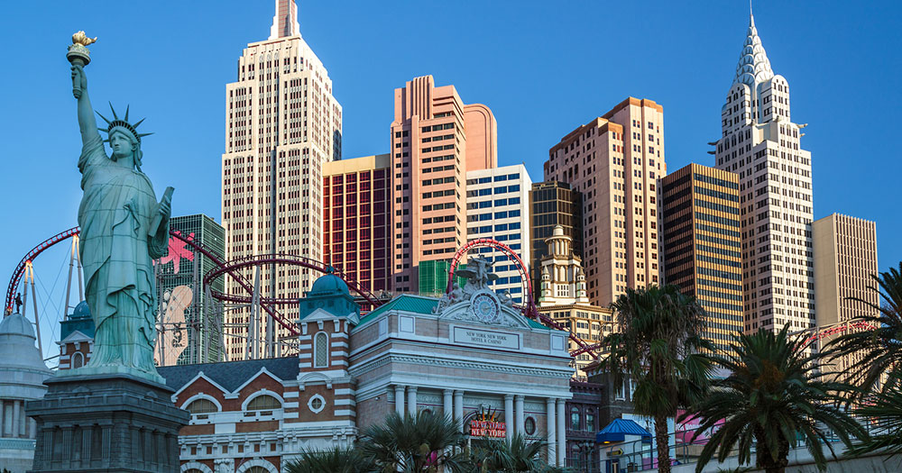 Las Vegas - Hotel New York mit der Achterbahn