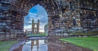 St. Andrews - Spiegelung der Kathedrale