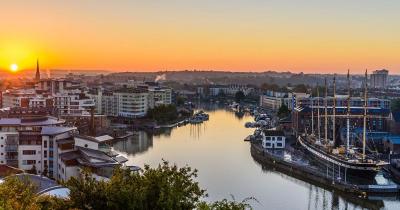 Bristol - Blick auf den Hafen beim Sonnenuntergang