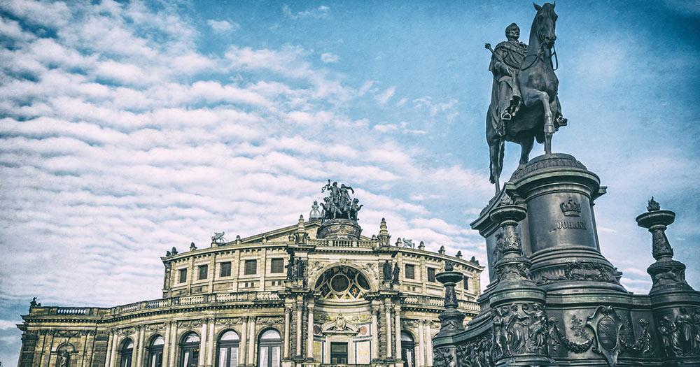 Semperoper Dresden - Statue von König Johann